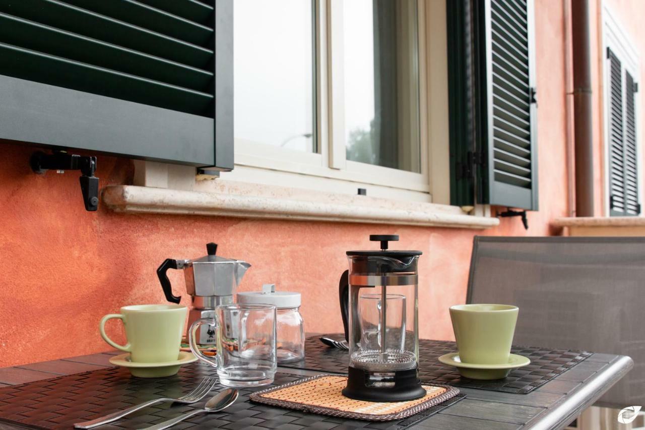 2-Bedroom Apt, With Balcony & Aircondition - 50 M From The Beach マリーナ・ディ・ピエトラサンタ エクステリア 写真